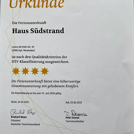 Haus-suedstrand Apartment *